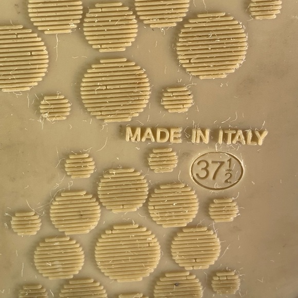 Jimmy Choo  Metallic Rose Gold  Thong Sandals with Rhinestone/Gold Studs Size 7 - Picture 13 of 13